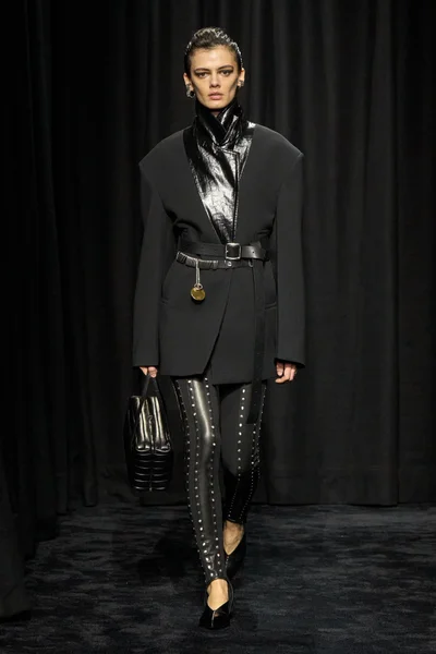 Look 13